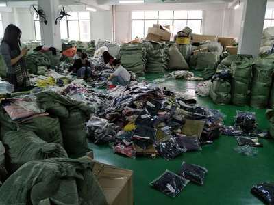 品牌女裝折扣店 是舊衣服的新出路，還是服裝批發的時尚密碼？